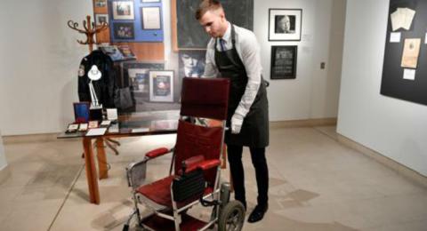 Stephen Hawking: ¿cuánto vale su silla de ruedas? Stephen Hawking: ¿cuánto vale su silla de ruedas?