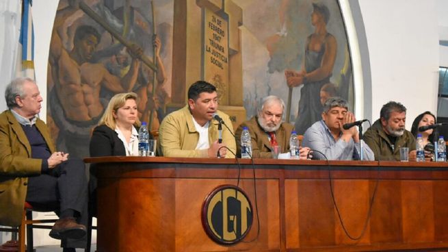 La CGT cruzó muy fuerte a Mauricio Macri Desconoce la Constitución y