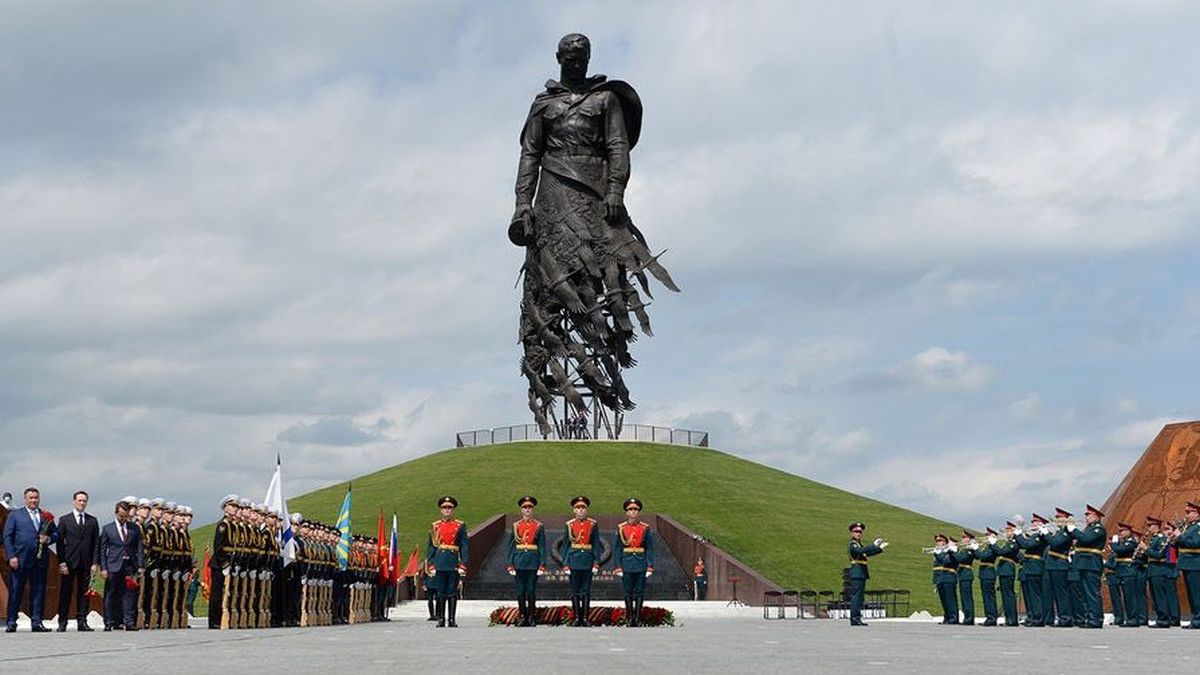 Putin inauguró un imponente monumento en homenaje a los caídos en la