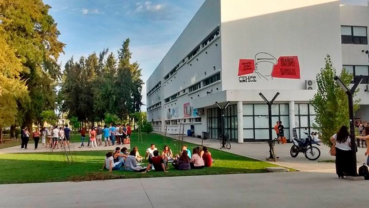 Promulgan las leyes de creación de cinco universidades nacionales