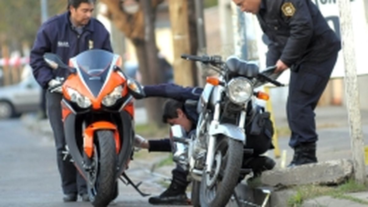 Dos Motochorros Mataron A Balazos A Un Subcomisario