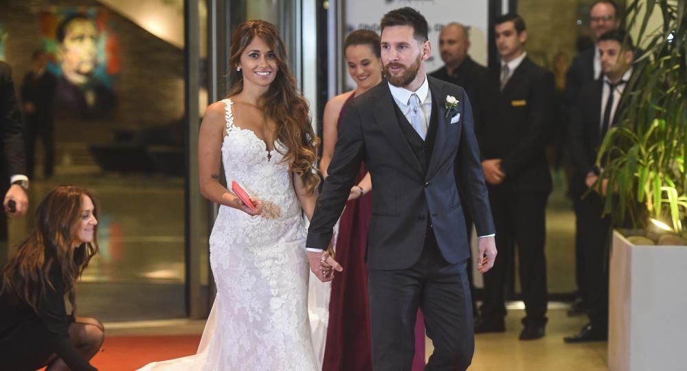 de encaje blanco, el exclusivo vestido de novia de antonela roccuzzo