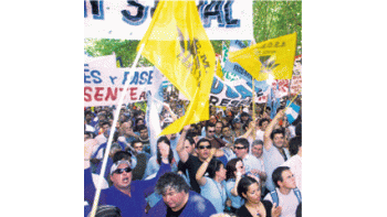 Los presupuestos provinciales ya reflejan la intención de varios gobernadores de domar los reclamos salariales, lo que amenaza con delinear una nueva escalada de protestas en 2009.