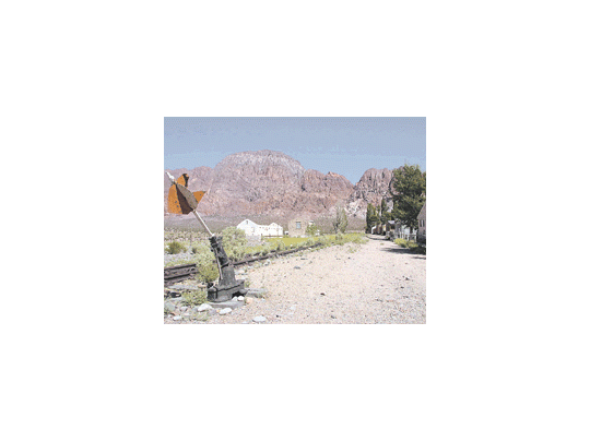 El proyecto incluye la reactivación de las vías férreas abandonadas y la construcción de un gran túnel de baja altura de 28 kilómetros de largo a través de la montaña.