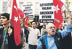 En Turquía aún se sigue negando el genocidio armenio como tal, tanto por el estado como por la población civil.