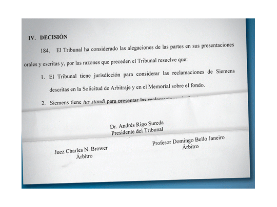 Facsímil de la resolución del CIADI favorable a Siemens.