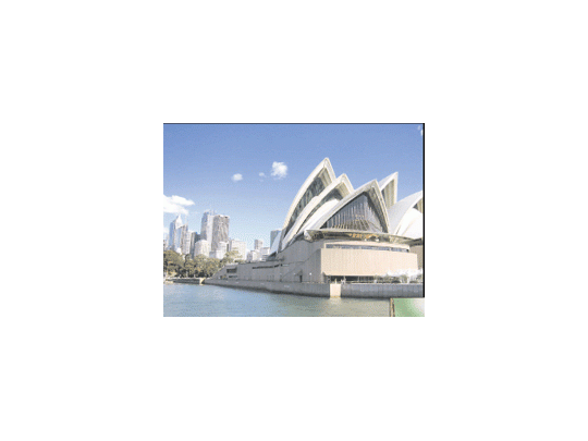 La ciudad de Sydney fue fundada en 1788 y toma su nombre de Thomas Town-shend, Lord Sydney, en aquel entonces ministro de Interior británico. La Opera, ubicada sobre la bahía, es uno de los lugares más fotografiados del mundo.