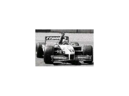 Ralf Schumacher festeja su triunfo.