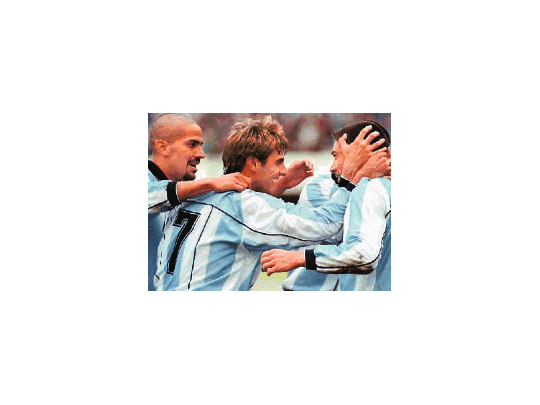 Argentina y otro paso con contundencia