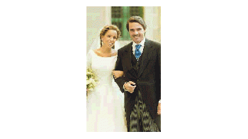 Ana Aznar y su padre José María, presidente del Gobierno español. La joven de 20 años contrajo ayer matrimonio en una ceremonia que contó con Tony Blair y Silvio Berlusconi como testigos.