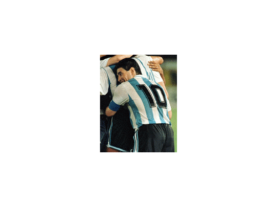 Diego Maradona y su camiseta número 10.