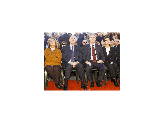 Inés Pertiné, Fernando de la Rúa y el embajador de EEUU, James Walsh