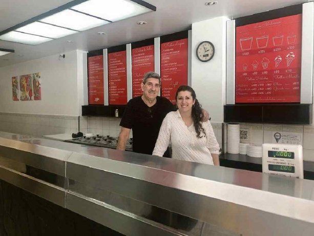 <div>Padre e hija. Ricardo y Cecilia González</div><div><br></div>