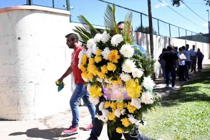 Familiares, amigos y vecinos despidieron a Emiliano Sala en Progreso