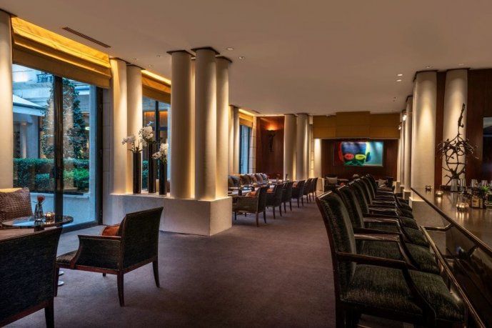 <p><strong>Park Hyatt Hotel</strong></p>