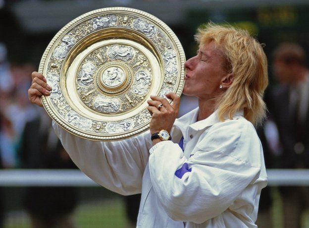 <p>Uno de los múltiples trofeos de Wimbledon que ganó Martina Navratilova. En total tiene más de 300 trofeos ganados, entre singles y dobles.</p>