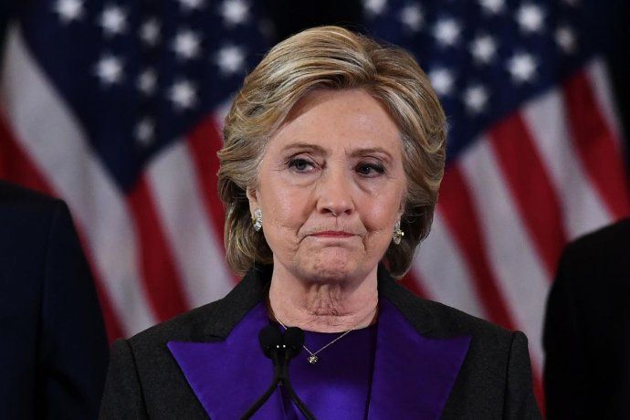 Hillary Clinton se bajó de la carrera presidencial 2020