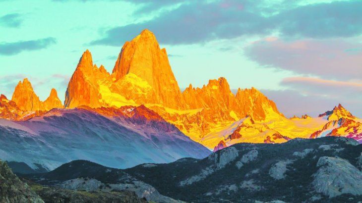 PAISAJE. El sol cae sobre la montaña ofreciendo las mejores vistas.
