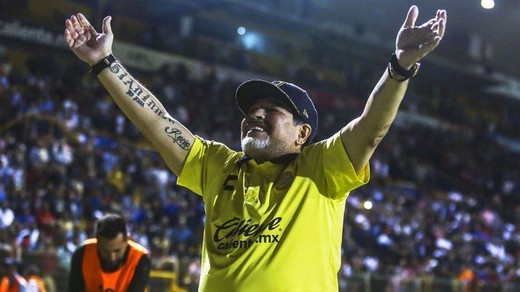 Maradona, abuelo otra vez: nació la hija de Dalma