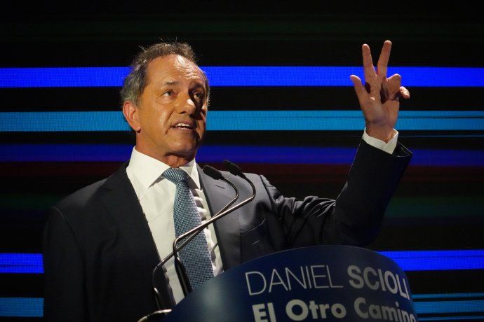 Scioli se bajó porque el espacio decidió que no haya PASO. 