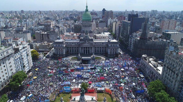 Masiva movilización del 4-A contra las políticas del Gobierno: la antesala al quinto paro general