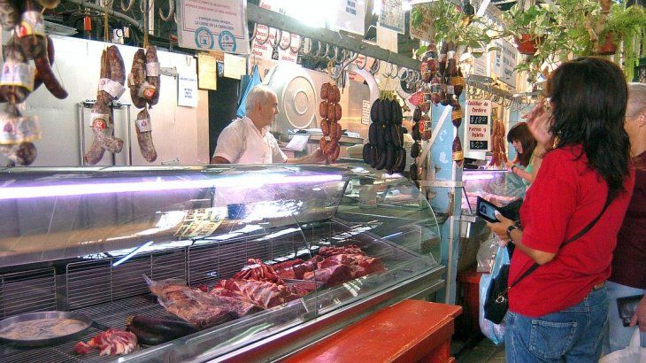 Quieren hacer comer a los argentinos lo que no se llevan exportadores, es hueso y grasa