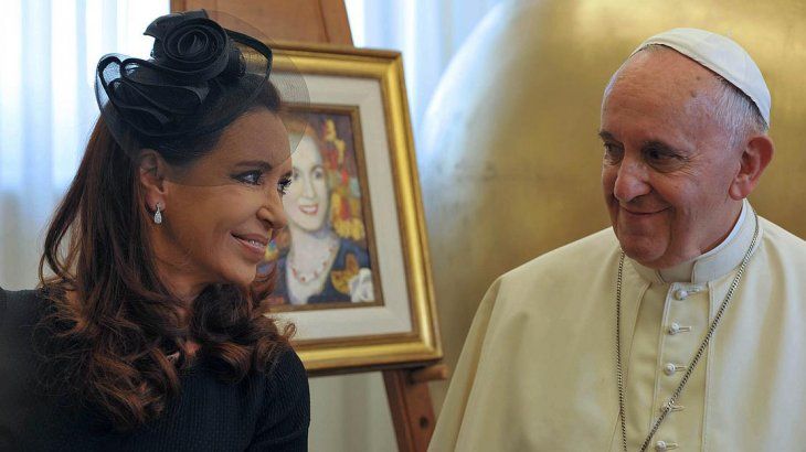 <p>En septiembre de 2014 la expresidenta Cristina de Kirchner visitó al Papa Francisco en la residencia de Santa Marta y le entregó un cuadro de Evita. </p>