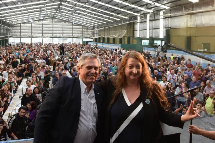 Alberto Fernández y la legisladora porteña María Rosa Muiños.