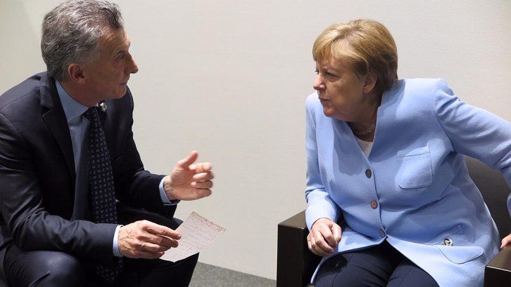<p>Macri, con Angela Merkel.</p>