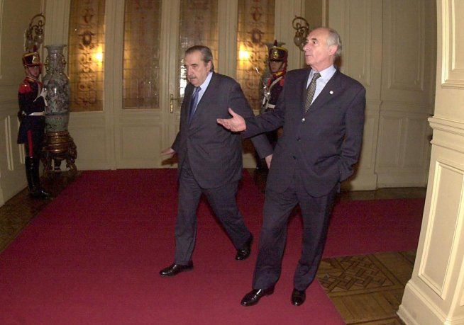 Raúl Alfonsín junto a Fernando De La Rúa.