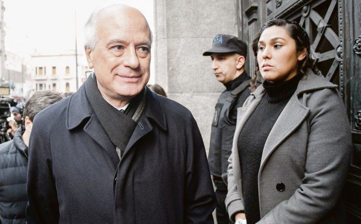 Congreso. El velatorio de Fernando de la Rúa ayer en el Congreso sumó una multipartidaria: Oraldo Britos y Enrique Nosiglia, entre ellos.