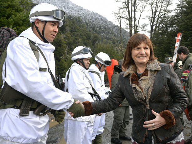 La medida lleva la firma de la ministra de Seguridad, Patricia Bullrich.