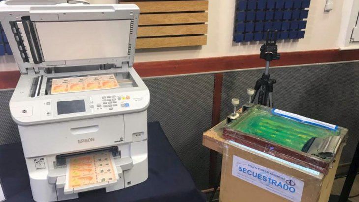 <p>La operaci&oacute;n "La Casa de Papel" desarticul&oacute; una organizaci&oacute;n criminal que falsificaba y distribu&iacute;a billetes de 200, 500 y 1000 pesos.</p>