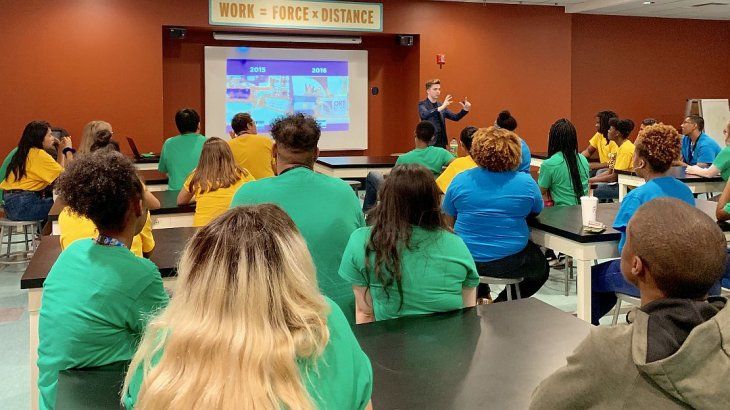 <p>Salvatto es fundador y director de la compañía Asteroid.</p>