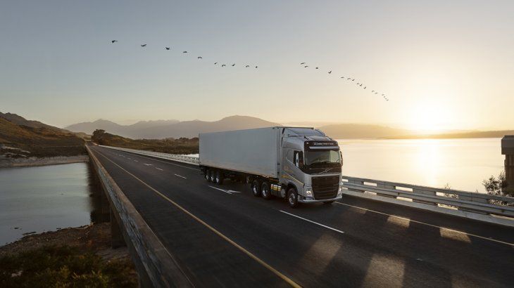 Con la Tecnología de Consumo Inteligente los camiones Volvo permiten un ahorro de 8% en combustible.