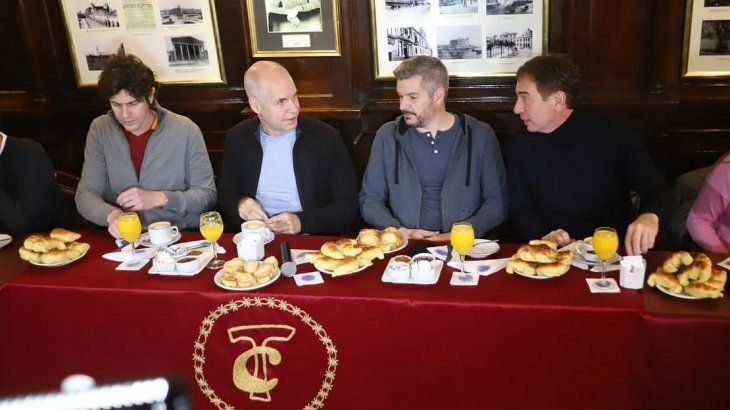 <p>Larreta encabezó junto a su vice, Diego Santilli, el desayuno, del que participaron el precandidato a senador porteño por el oficialismo, Martín Lousteau, y el jefe de Gabinete nacional, Marcos Peña.</p>