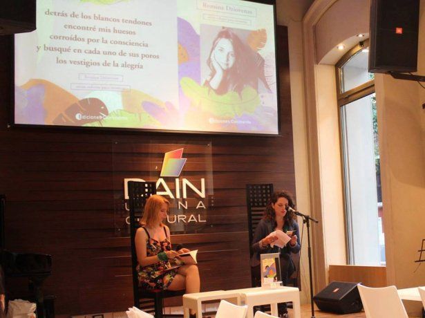<p>Bárbara Alí y Roxana Molinelli en la presentación del libro.</p>