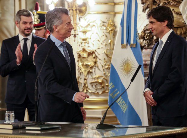 <p>La comitiva de Mauricio Macri incluiría al ministro de Hacienda, Hernán Lacunza.</p>
