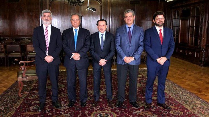 <p>Del acto de firma participaron el ministro de EconomÃa de Brasil, Paulo Guedes, y el ministro de Producción y Trabajo, Dante Sica.</p>