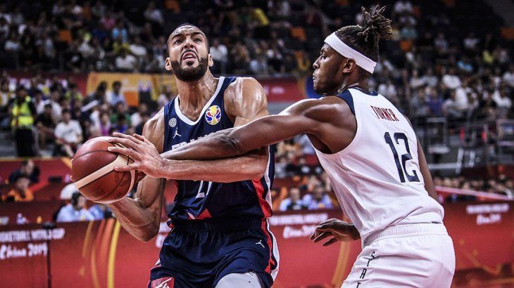 <p>Una postal del histórico triunfo francés.</p>