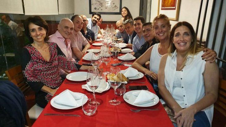 <p>José Luis Espert cenó con su equipo el sábado por la noche, en Santa Fe.</p>