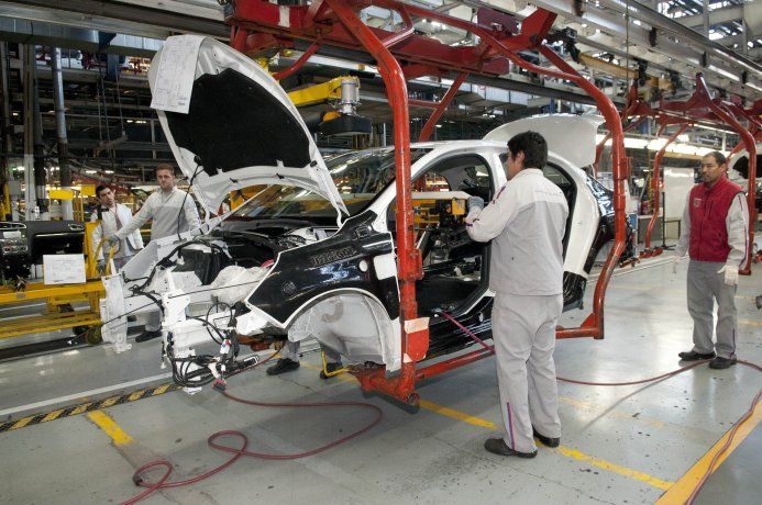 La producción de autos cayó un 17,7% en octubre