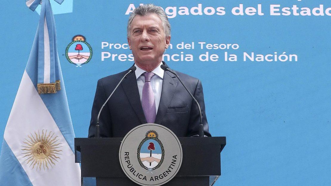 Imputaron a Macri y cuatro funcionarios por el vuelo de San Pablo a Malvinas - ámbito.com