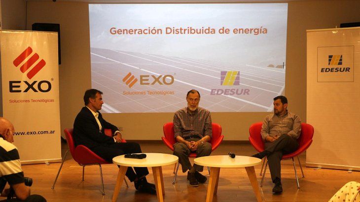 EXO y Edesur anunciaron la conexión de la empresa de tecnología a la red eléctrica con generación propia de energía. Del evento participaron Francisco Scroffa, gerente general de Enel X (Edesur), el presidente de EXO, Luis Szychowski, y Maximiliano Miodowsky, gerente de Tecnología de EXO.