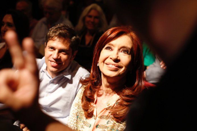 Axel Kicillof y Cristina Fernández de Kirchner en la presentación del documental.