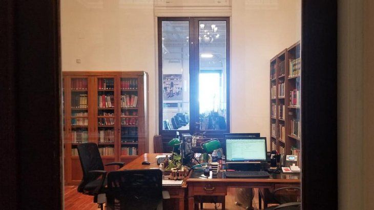 La biblioteca fue mudada de la planta baja al primer piso.