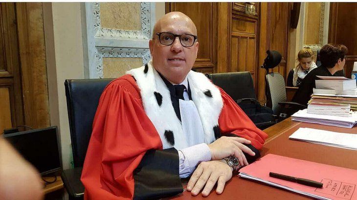 El ex consejero jurídico de Interpol, Joel Sollier, remarcó que "la Oficina de Asuntos Jurídicos consideró que el referido acuerdo (con Irán) es un desarrollo positivo en el esclarecimiento de la causa" por el ataque a la mutal judía.