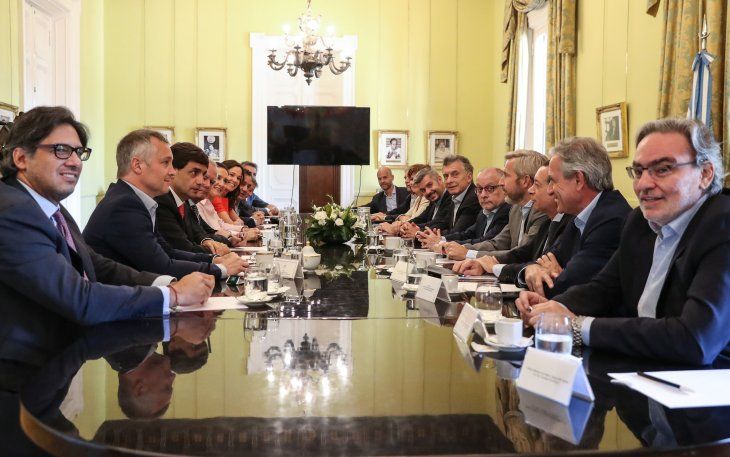 El presidente Mauricio Macri encabezó una reunión de Gabinete nacional, la última de su gestión, que se realizó en el Salón de los Científicos de la Casa Rosada.