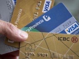 Tarjetas de crédito: investigarán a los bancos por el plan de refinanciación