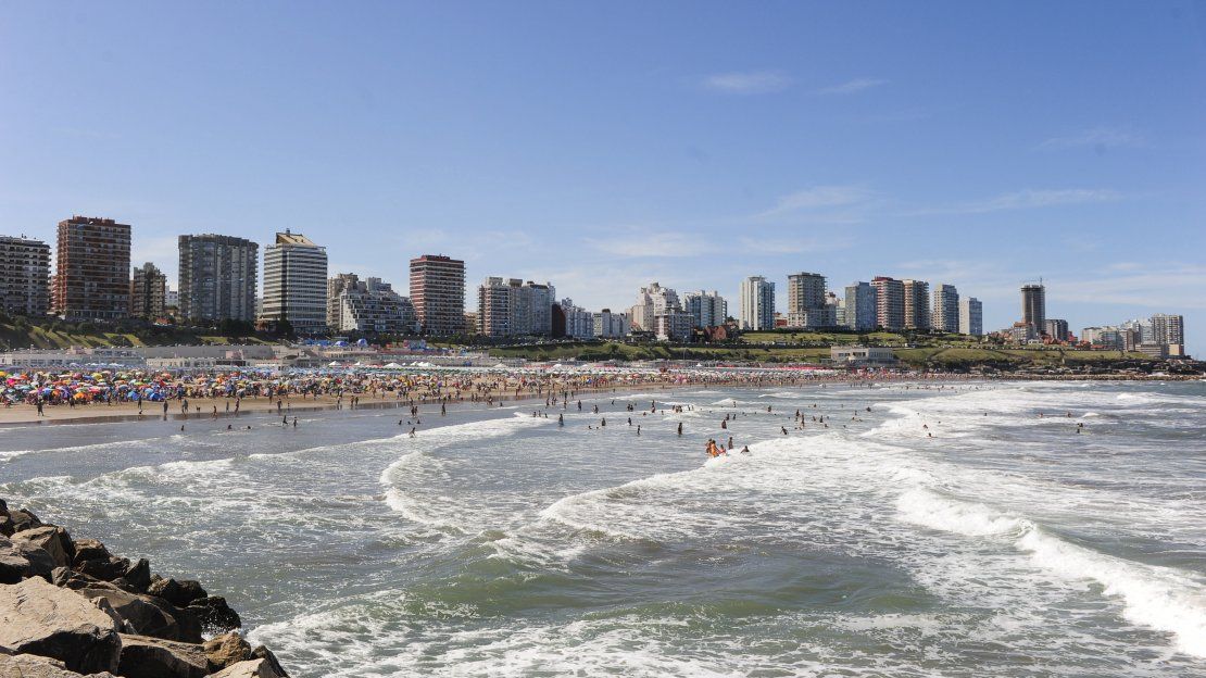 Carnaval en Mar del Plata: comerciantes vendieron más, pero familias gastaron menos